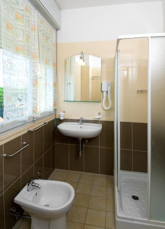 Hotel Levante Cervia Quarto foto